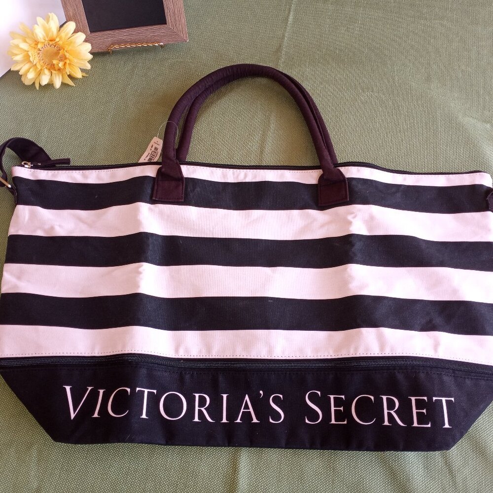 VS Expandable Weekender Duffle Bag Carry-On